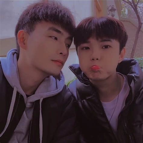 𓍢 𝓛𝓾𝓬𝓪𝓼 𝓪𝓷𝓭 𝓚𝓲𝓫𝓸 Pôsteres art deco Gay fofo Casal