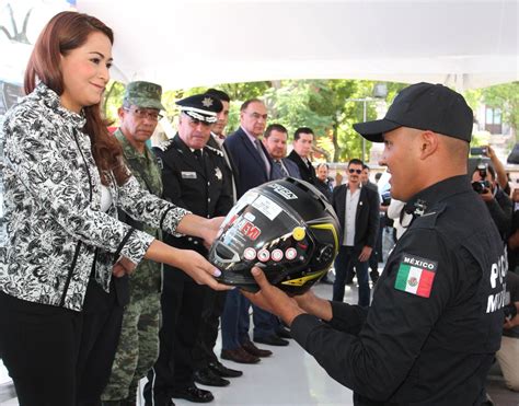 Entrega Tere Jiménez Acompañada Del Gobernador Entregó Patrullas Mx