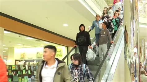 Roanoke Shoppers Hit The Mall To Snag Black Friday Deals YouTube