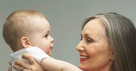 Une Femme De Ans Donne Naissance Des Jumeaux Magicmaman