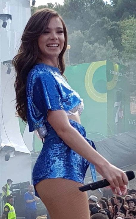 Hailee Steinfeld Bikini