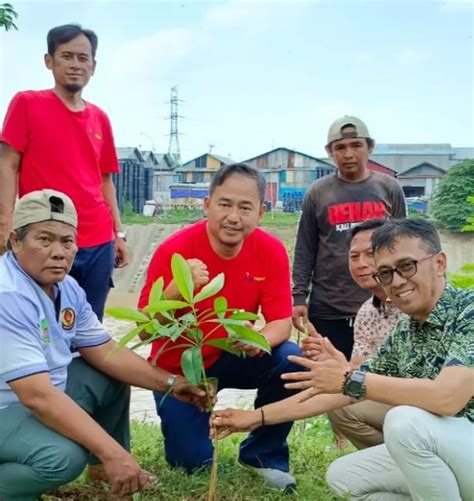 Fajar Paper Dukung Pelestarian Lingkungan Dengan Giat Bersih Sungai