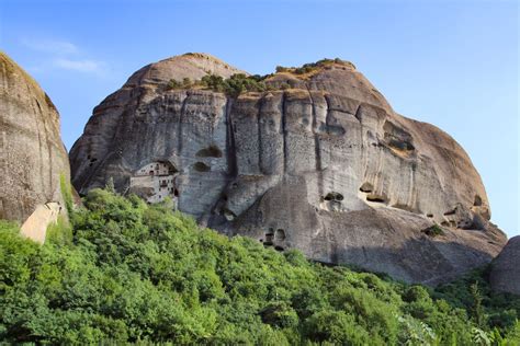 James Bond, 'Game of Thrones' were here: Tour the breathtaking monasteries of Meteora - CNET