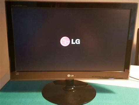 LG Flatron E2240 LED Monitor 22 Full HD Ispravan