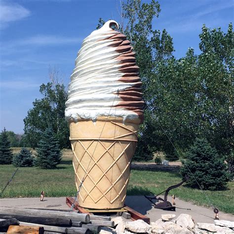 Giant Ice Cream Cone in Chappell, NE (2 Photos)