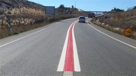 Qué significa la gran línea roja de la carretera de la muerte de Málaga