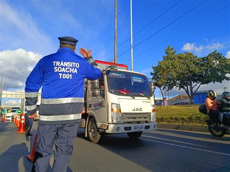 NUEVOS AGENTES DE TRANSITO AZULES EN SOACHA Periodico CVE