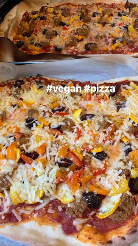 Vegan Pizza! (Oh, Yes! It's Possible! Oh, Yes! It's Good!)