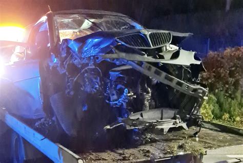 Schianto Nella Notte Auto Contro Albero Feriti Cinque Ragazzi Due