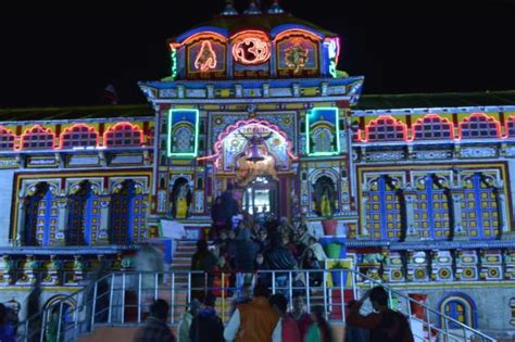 Badrinath Temple - Badrinath Dham Travel Guide