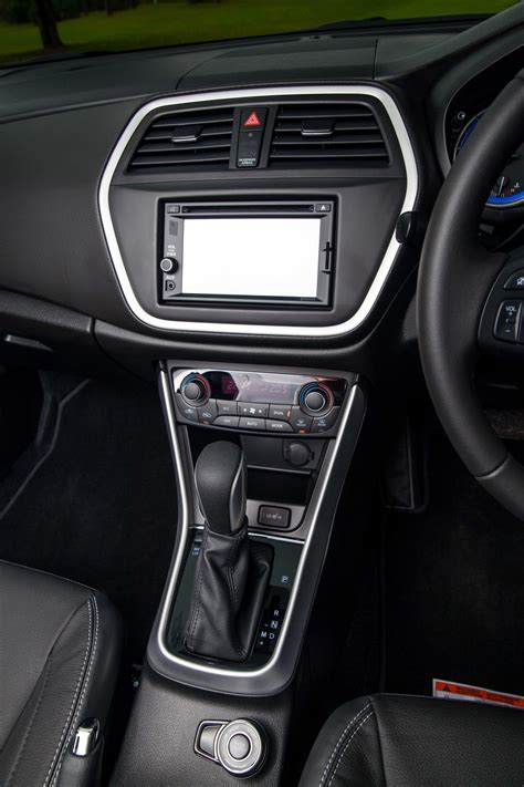 Top 131+ suzuki sx4 s cross interior latest - tnbvietnam.edu.vn