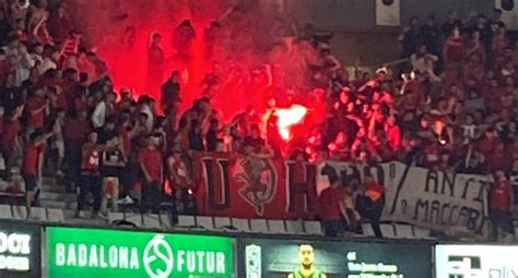 Caos En El Ol Mpico De Badalona Bengalas Y Un Ultra Del Hapoel Se