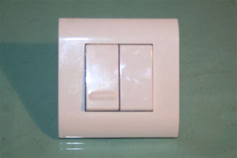 interrupteur vv + poussoir 74001 / 74030 plaque mosaic 45 75002 Legrand ...