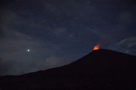 Eruptirao Vulkan Na Islandu VIDEO B92