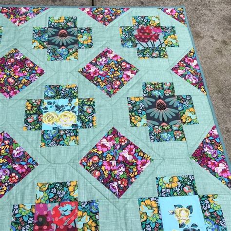 Greek Cross Quilt Anna Maria Horner Charm About You Cross Quilt