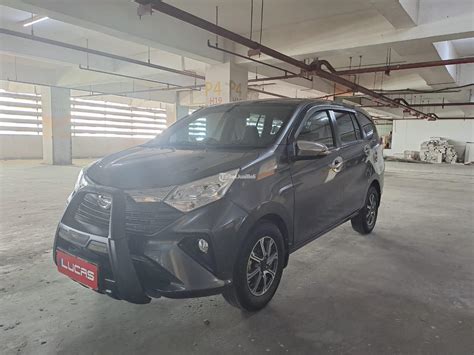 Mobil Bekas Daihatsu Sigra R At Tahun Warna Grey Plat Ganjil Di