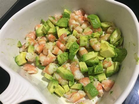 Ensalada De Aguacate Y Langostinos