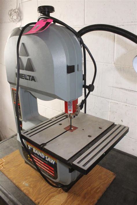 Delta 9 Band Saw Property Room