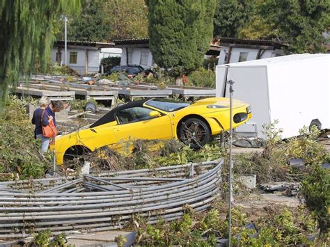 Tote Nach Heftigem Unwetter Suche Nach Vermissten