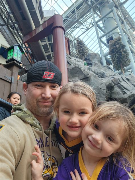 Minnesota Eye Consultants - Dr. Sherman Reeves alongside some members