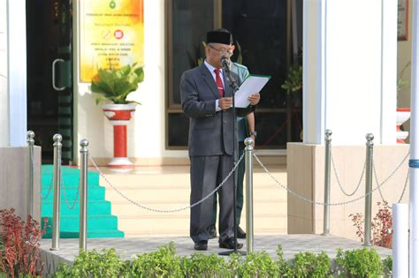 Pimpinan Dan Pegawai Pengadilan Agama Gorontalo Kelas Ia Memperingati