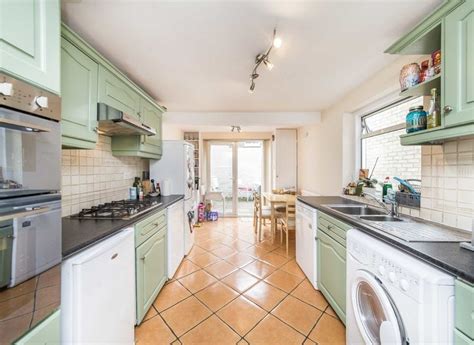 Flat To Rent In Mendora Road London SW6 Ref 205101 Dexters