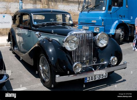 Jaguar Saloon Vintage Car Hi Res Stock Photography And Images Alamy