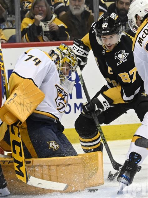 Photo Predators Goalie Juuse Saros Makes Save In Pittsburgh