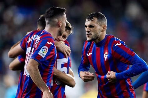 Eibar Y Valladolid Van Fuerte Por El Ascenso Directo