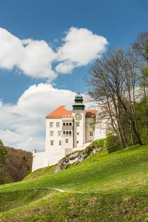 Historisch Kasteel Pieskowa Skala In Ojcow Park Dichtbij Krakau In