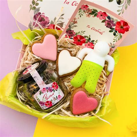 Корпоративные подарки на 8 марта коллегам, что подарить сотрудницам ...