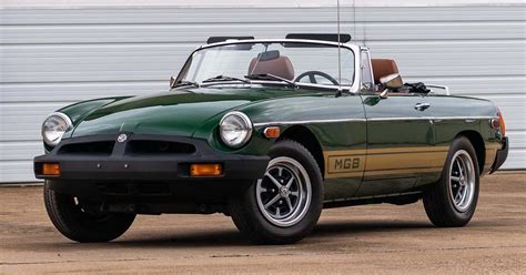 10 Cool Classic Sports Cars That Are Surprisingly Cheap To Own And Maintain