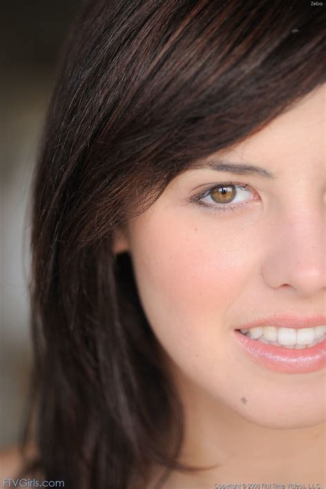 Erotic Amateur Babe Zeba Bares Her Big Saggy Tits While Posing Naked CoedCherry