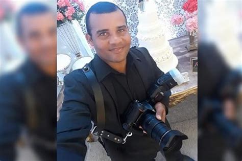 Fotógrafo morto a tiros em Itabuna é enterrado PM suspeito de cometer