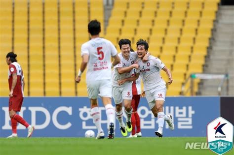 안재준 멀티골 K리그2 부천 부산 꺾고 8경기 만에 승리 네이트 스포츠