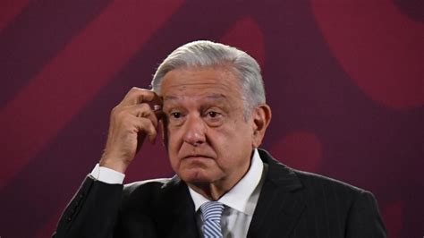 AMLO minimiza las denuncias por la caída de la dovela del Tren