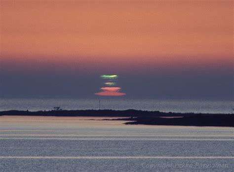 Астронет > Зеленый луч Солнца