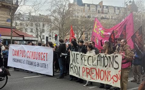 Frankreich Nach Den Massiven Demonstrationen Vom Samstag Den