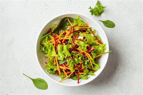 Ensalada De Lechuga Remolacha Y Zanahoria Un Tr O Vibrante