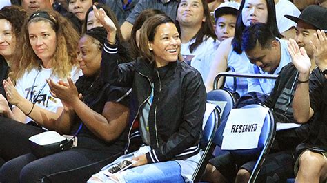 Steph Curry’s Mom All About Sonya Curry Hollywood Life