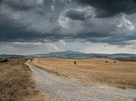 Rising Storm In Valdorcia Italy Di Chap Flickr