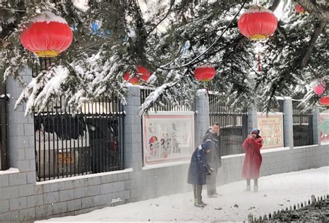 瑞雪兆丰年甘肃多地迎来大规模降雪 财经头条