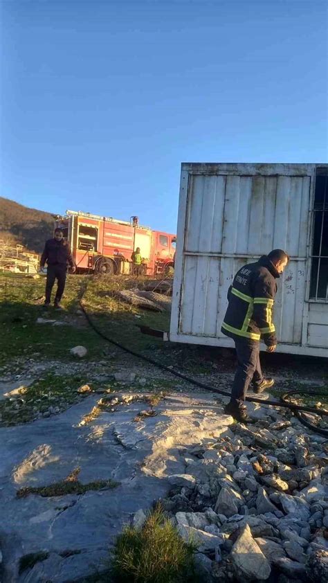 Hatay Da Depremzede Konteynerinde Yang N Kt Son Dakika