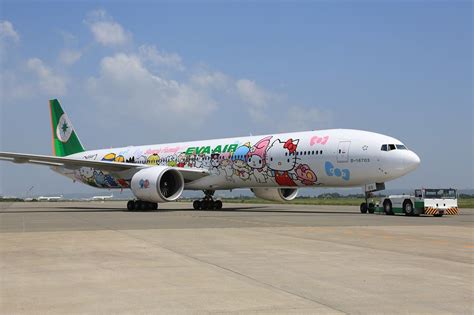 Eva Air Presents Hello Kitty Boeing 777 Hand In Hand Economy