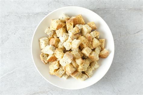 How To Store Croutons And Keep Them Crispy