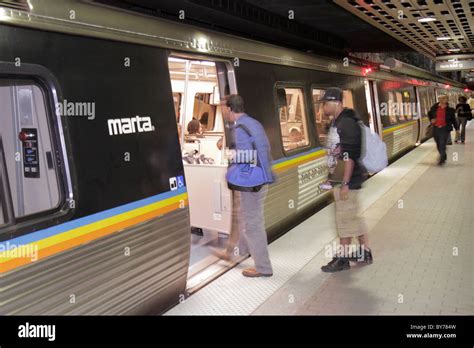 Atlanta Georgiamartapeachtree Center Stationplatformtrain