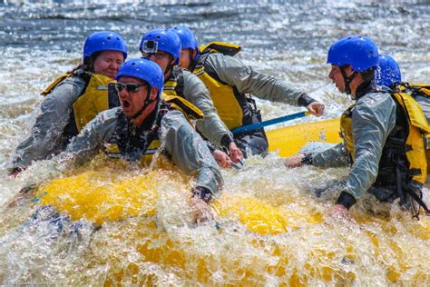 Huge Whitewater Rafing on the Ottawa River