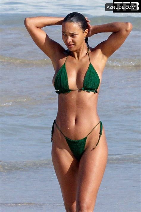 Lais Ribeiro Sexy Seen Showing Off Her Hot Tits And Ass In A Bikini At The Beach In Rio Aznude