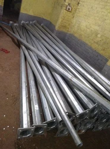 Mild Steel Dual Arm Gi Octagonal Pole For Highway At Rs Piece In