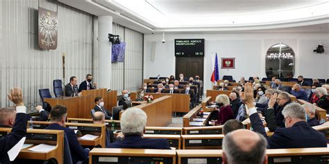 Senat z poprawkami do ustawy budżetowej Dodatkowe 20 mld zł na NFZ